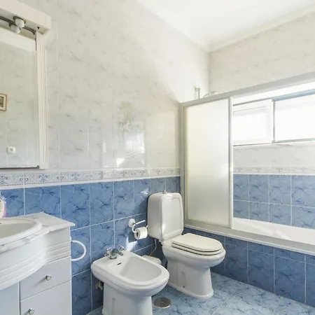 Avenue Casa de hóspedes Ferrel (Leiria)