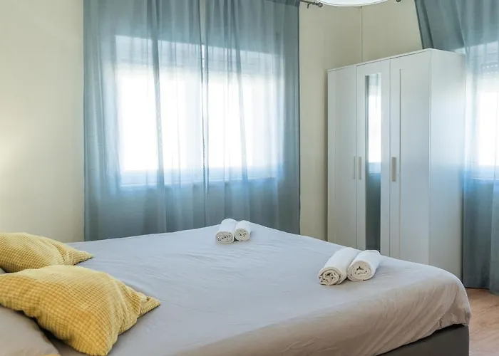 Avenue * Ferrel (Leiria)